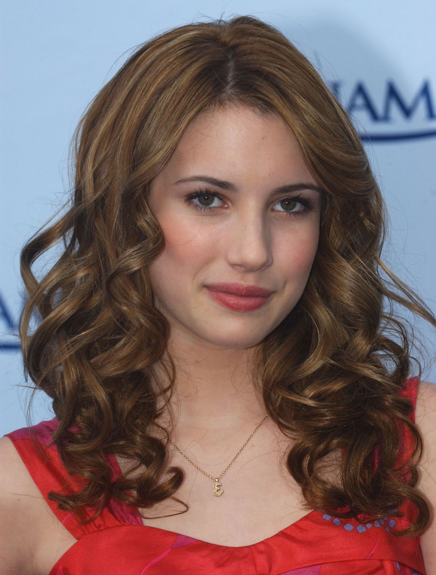 emmarobertsorg087.jpg