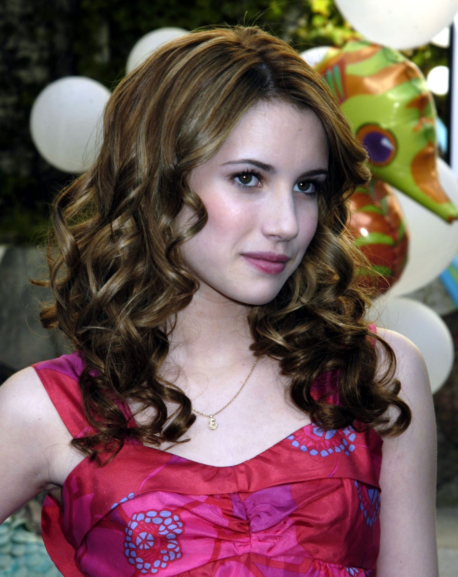 emmarobertsorg105.jpg