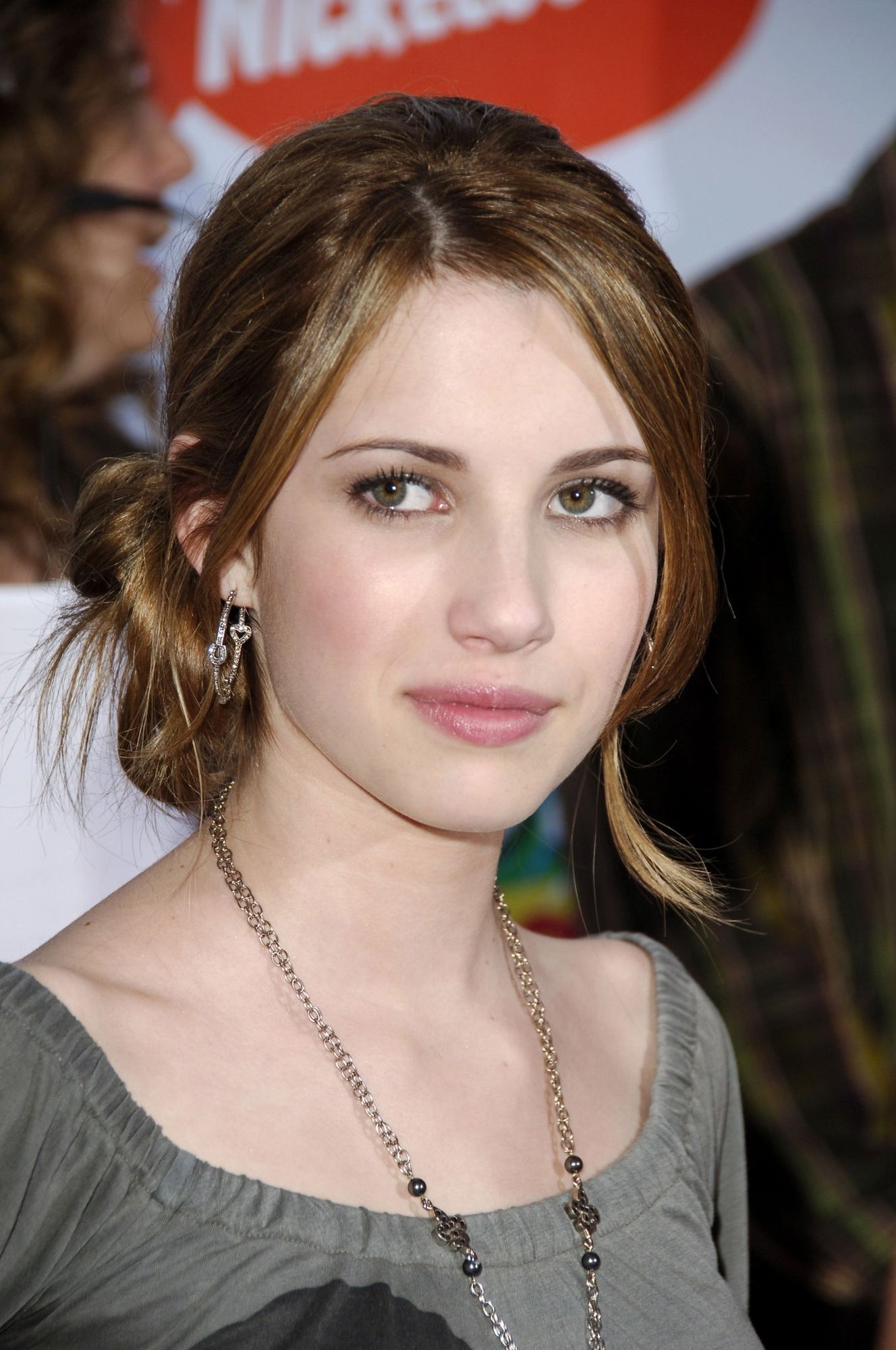 emmarobertsorg045.jpg emmarobertsorg045.jpg
