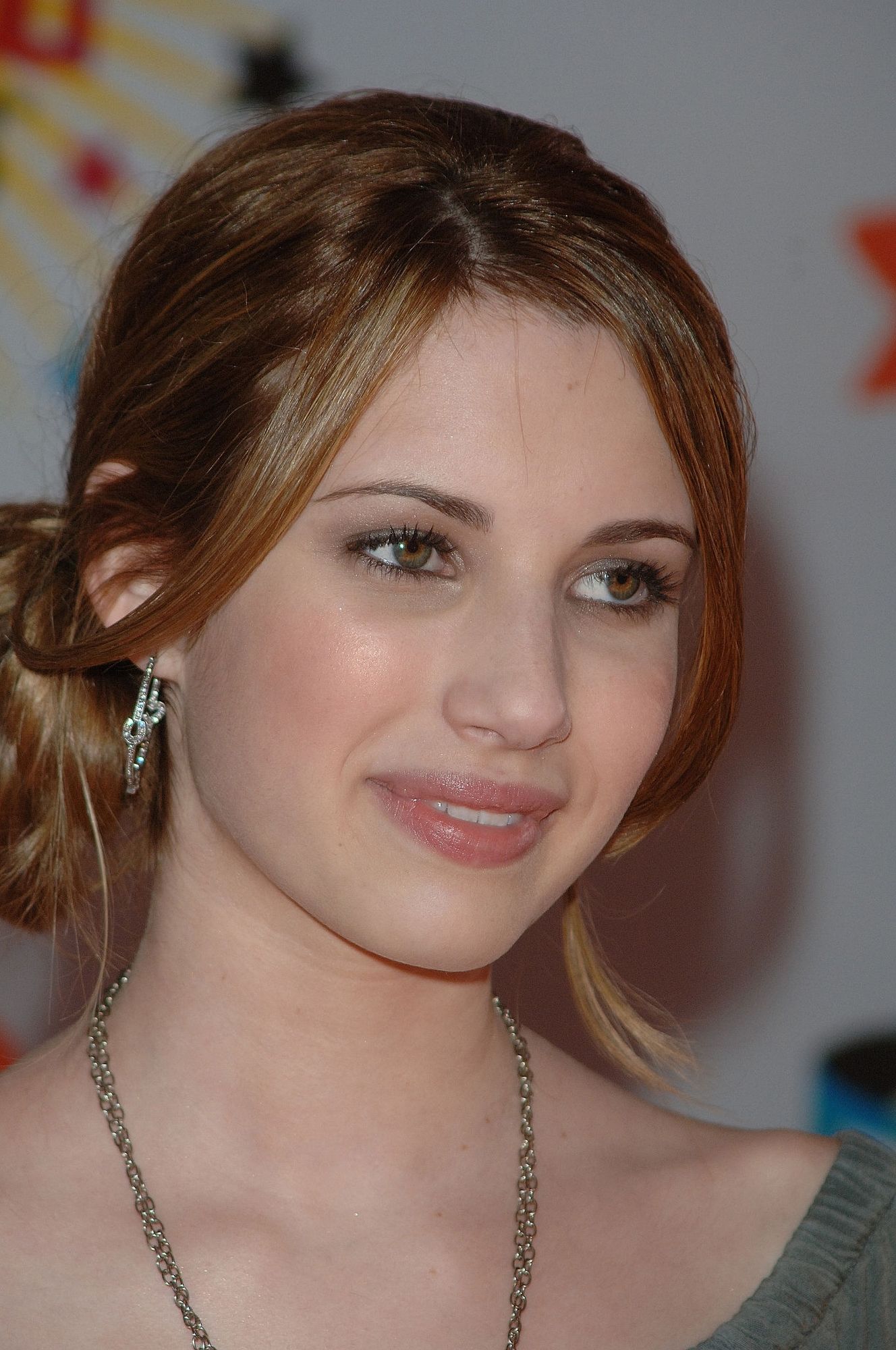 emmarobertsorg054.jpg emmarobertsorg054.jpg