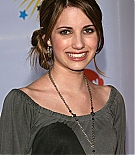 emmarobertsorg065.jpg