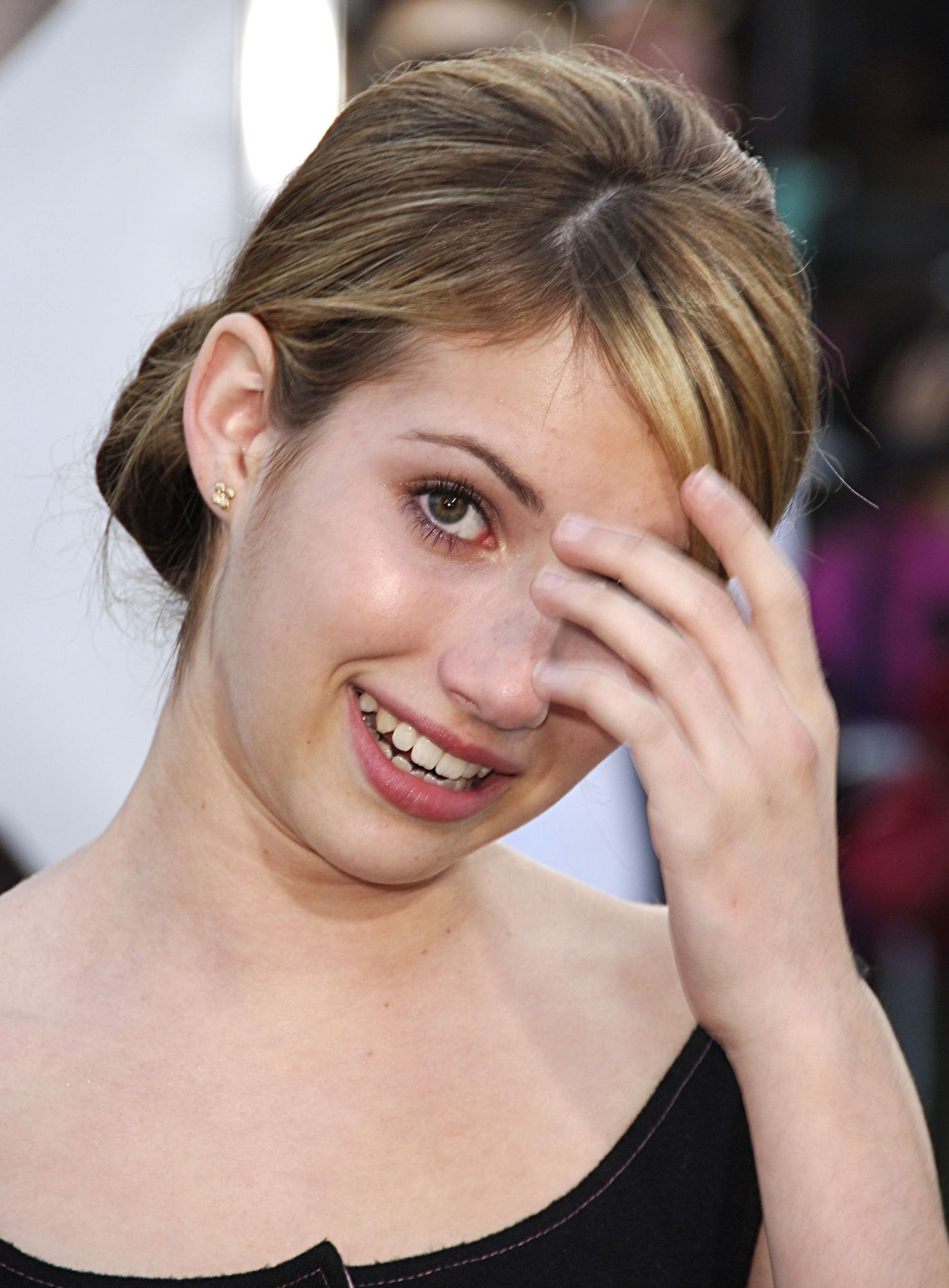 emmarobertsorg100.jpg