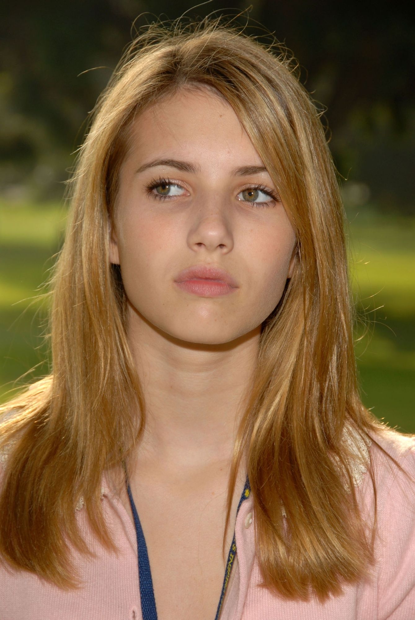 emmarobertsorg005.jpg emmarobertsorg005.jpg