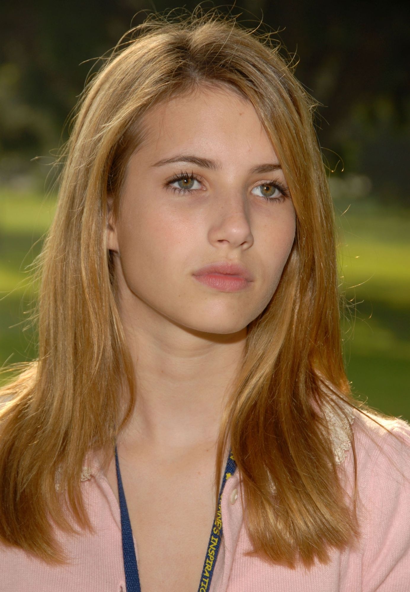 emmarobertsorg008.jpg emmarobertsorg008.jpg