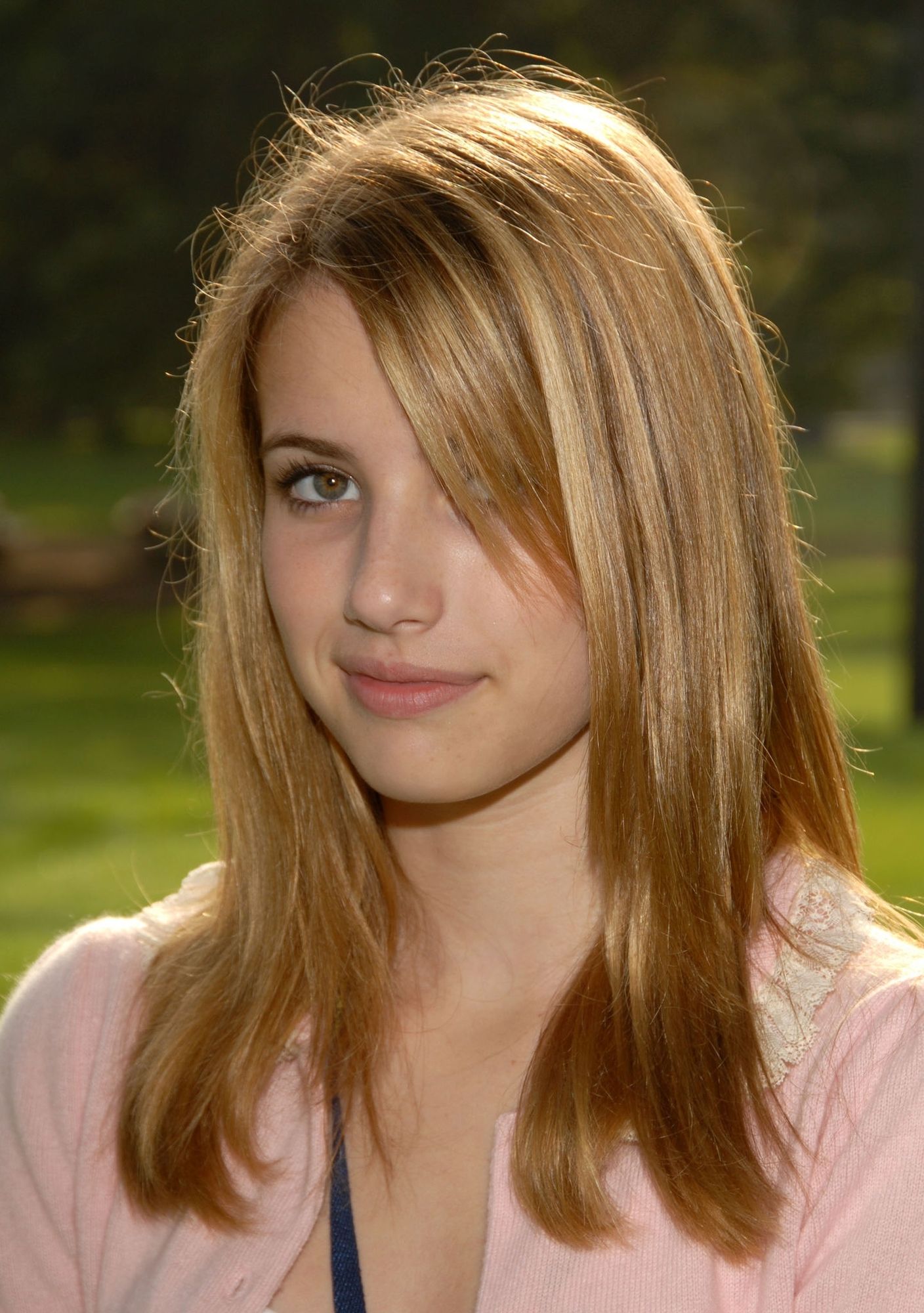 emmarobertsorg013.jpg emmarobertsorg013.jpg