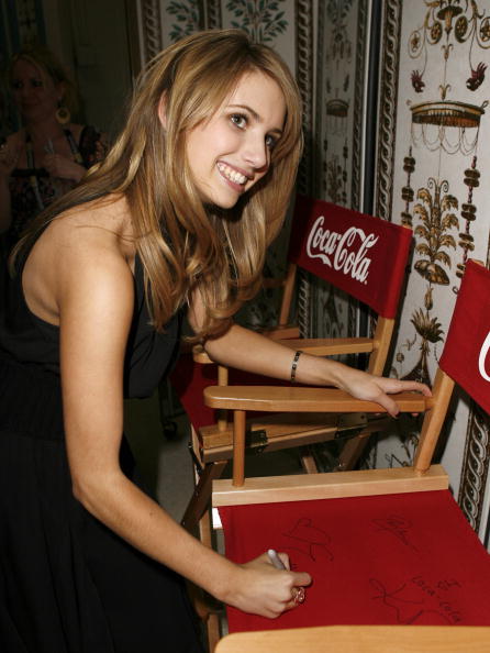emmarobertsorg016.jpg
