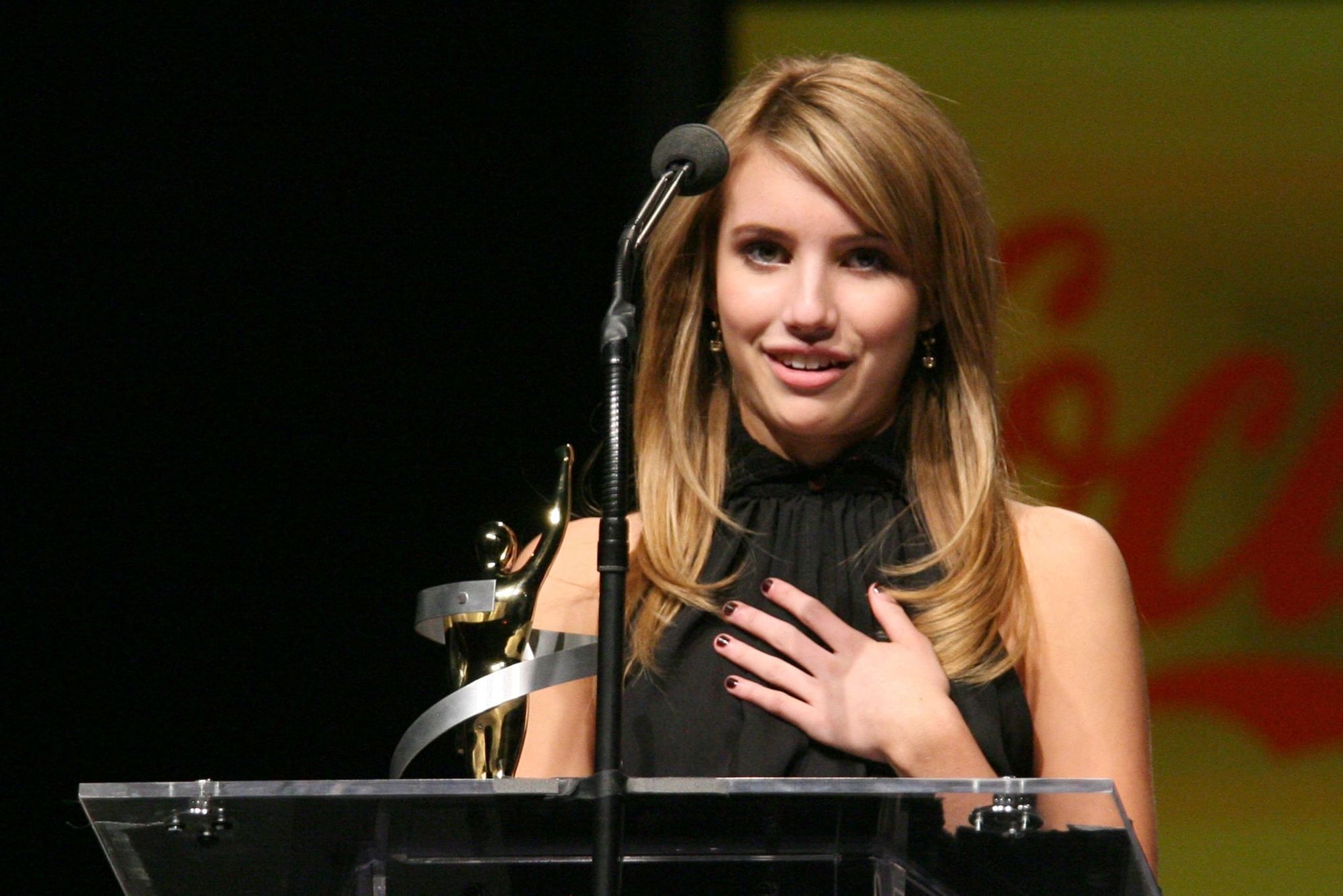 emmarobertsorg010.jpg