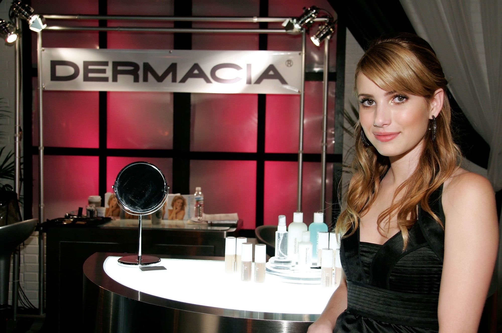emmarobertsorg006.jpg emmarobertsorg006.jpg