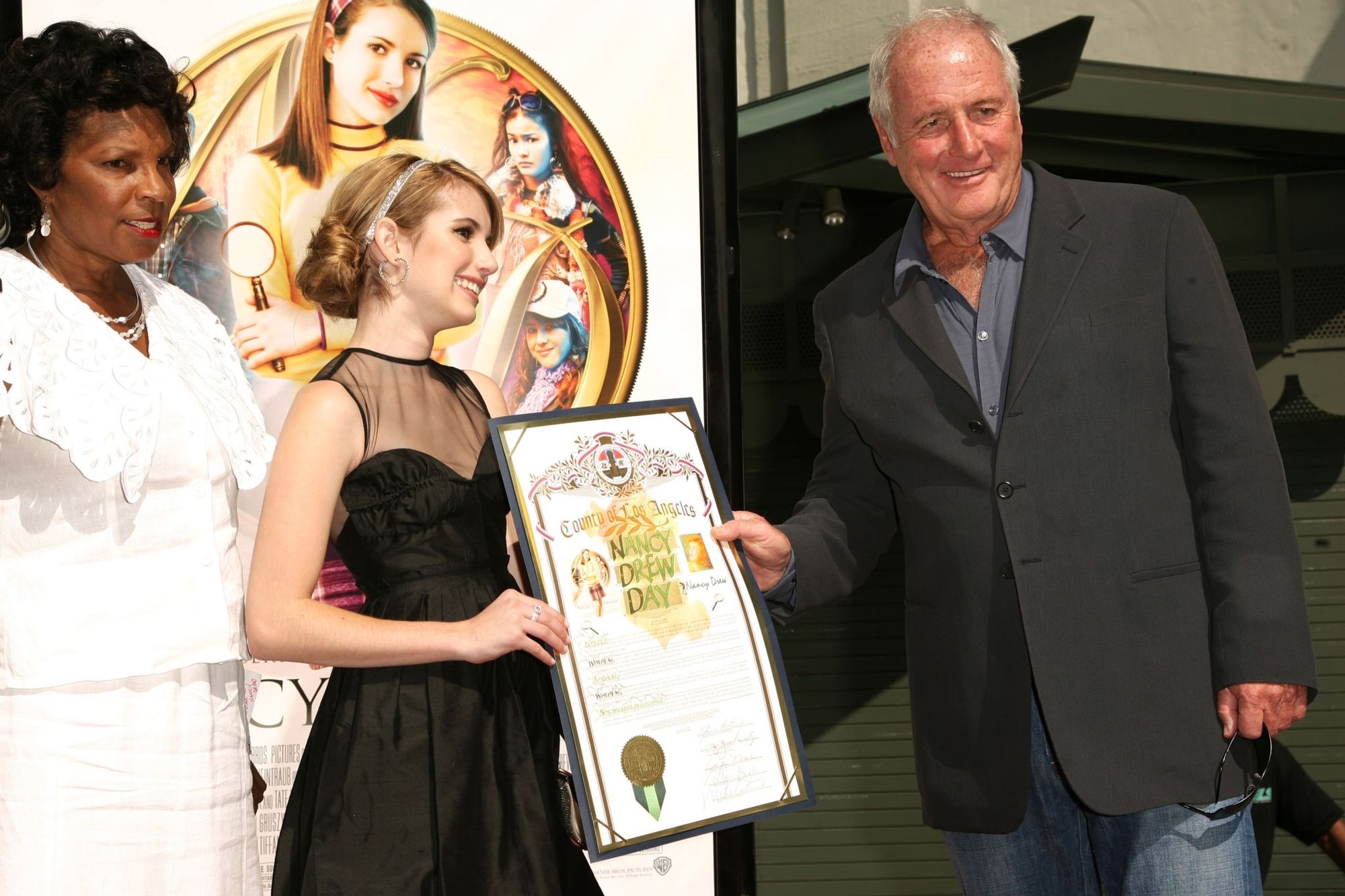 emmarobertsorg256.jpg emmarobertsorg256.jpg