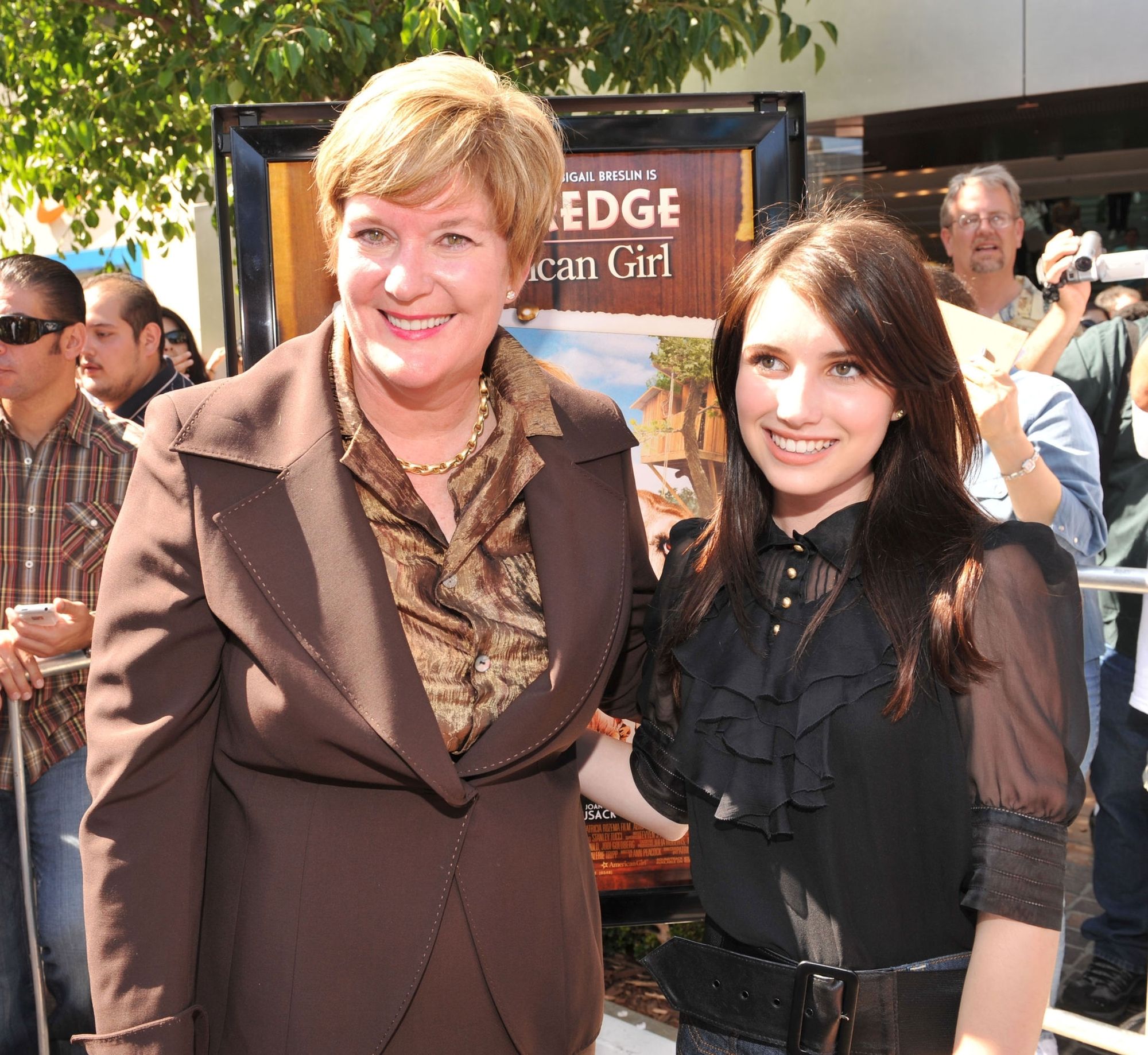 emmarobertsorg099.jpg emmarobertsorg099.jpg