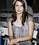 Filename=emmarobertsorg005.jpg
Filesize=365KiB
Dimensions=1333x2000
Date added=Dec 09, 2015 emmarobertsorg005.jpg