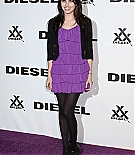 Filename=emmarobertsorg002.jpg
Filesize=277KiB
Dimensions=1381x2000
Date added=Dec 09, 2015 emmarobertsorg002.jpg