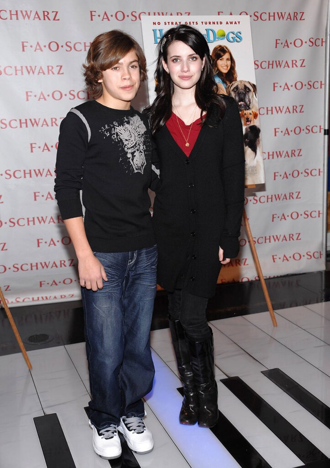 emmarobertsorg004.jpg emmarobertsorg004.jpg