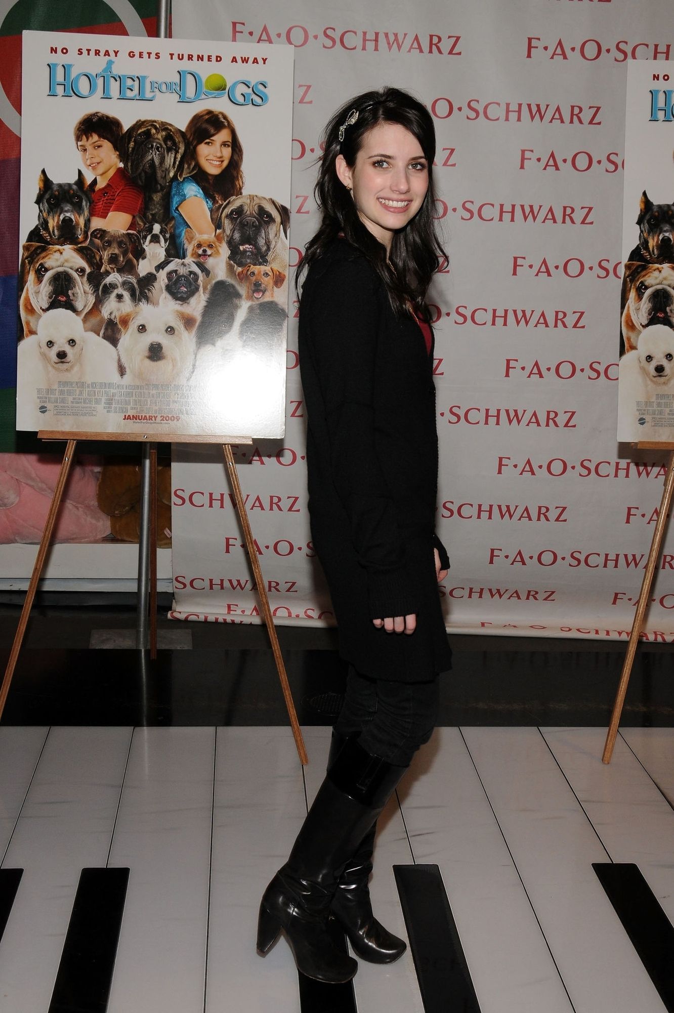 emmarobertsorg035.jpg emmarobertsorg035.jpg