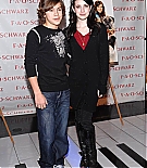 Filename=emmarobertsorg004.jpg
Filesize=184KiB
Dimensions=1059x1500
Date added=Dec 09, 2015 emmarobertsorg004.jpg