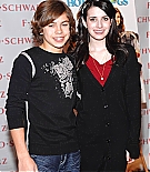 Filename=emmarobertsorg005.jpg
Filesize=194KiB
Dimensions=1062x1500
Date added=Dec 09, 2015 emmarobertsorg005.jpg