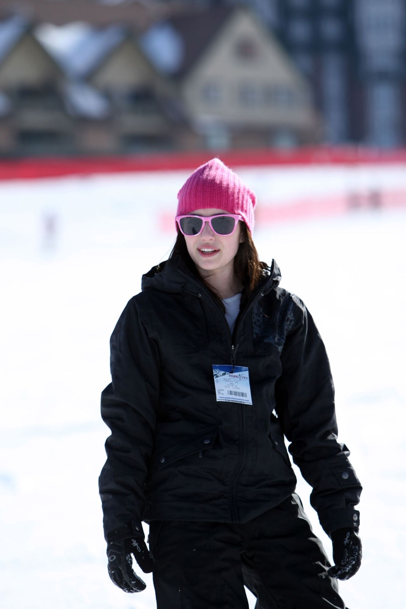 emmarobertsorg008.jpg emmarobertsorg008.jpg