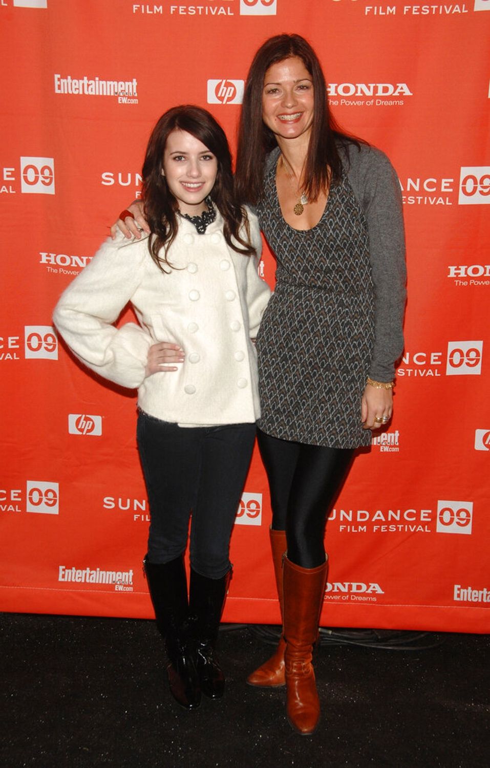 emmarobertsorg003.jpg emmarobertsorg003.jpg