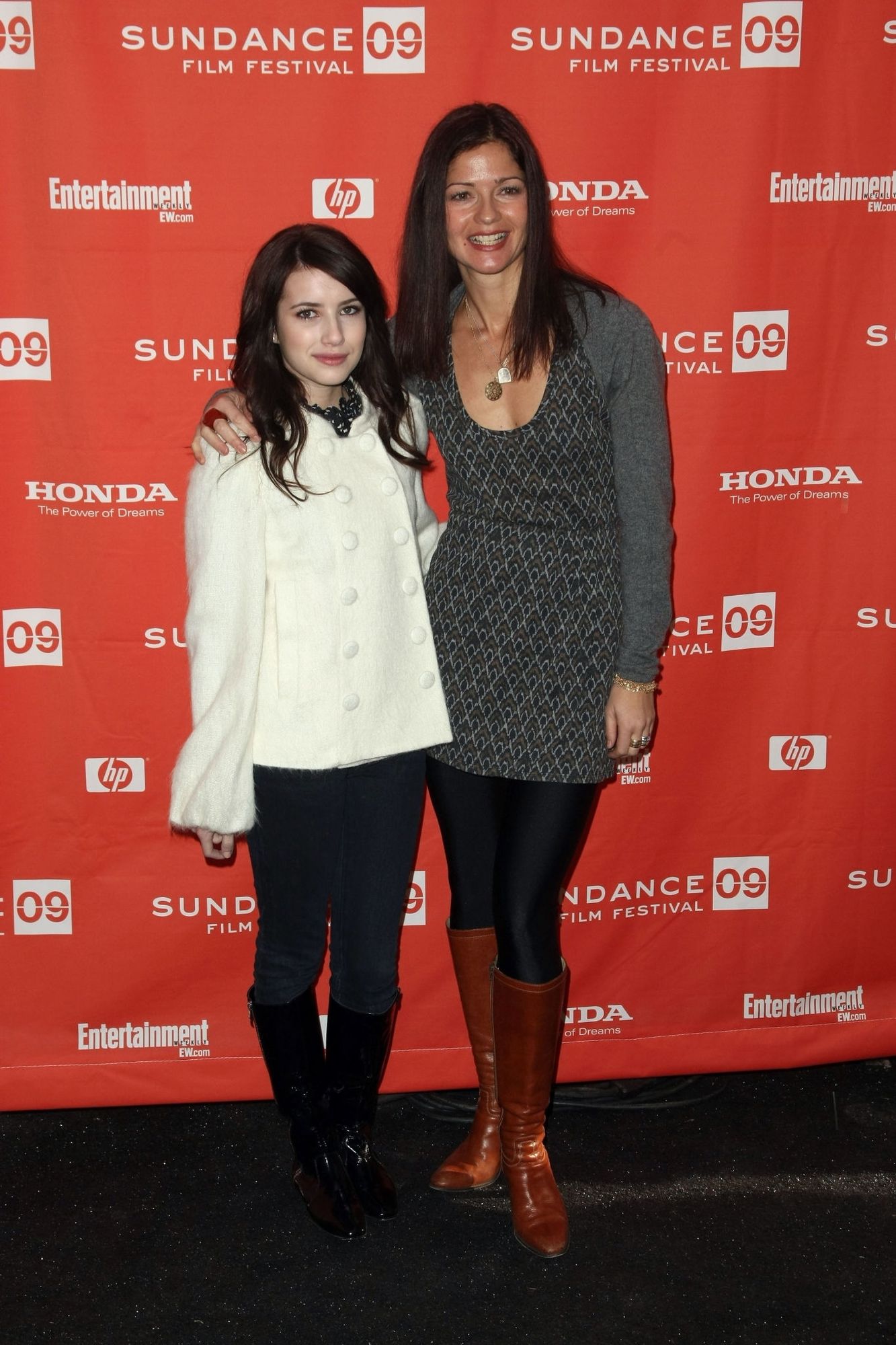 emmarobertsorg018.jpg emmarobertsorg018.jpg