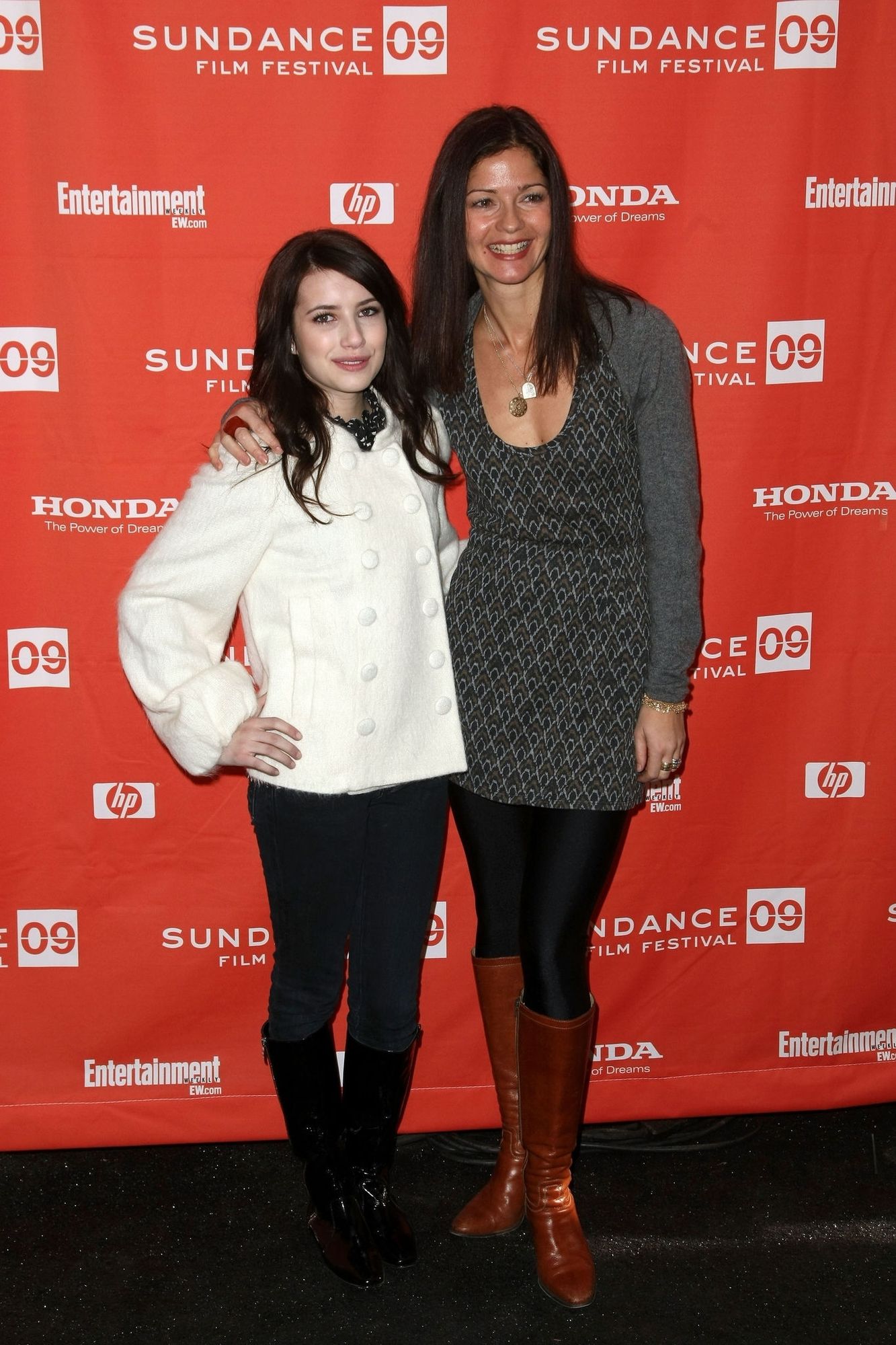 emmarobertsorg019.jpg emmarobertsorg019.jpg