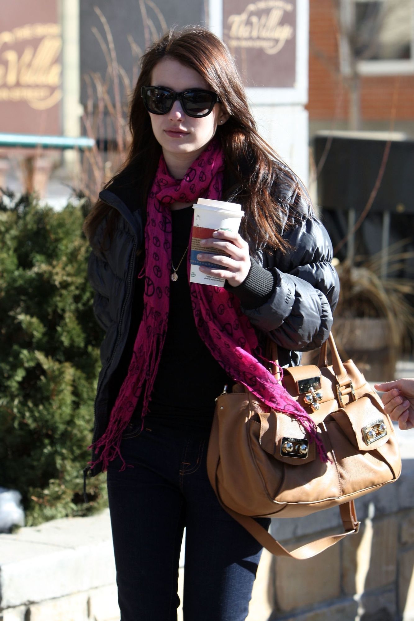 emmarobertsorg011.jpg emmarobertsorg011.jpg