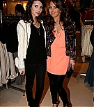 Filename=emmarobertsorg032.jpg
Filesize=295KiB
Dimensions=1333x2000
Date added=Jul 31, 2021 emmarobertsorg032.jpg