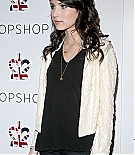Filename=emmarobertsorg038.jpg
Filesize=265KiB
Dimensions=1333x2000
Date added=Jul 31, 2021 emmarobertsorg038.jpg