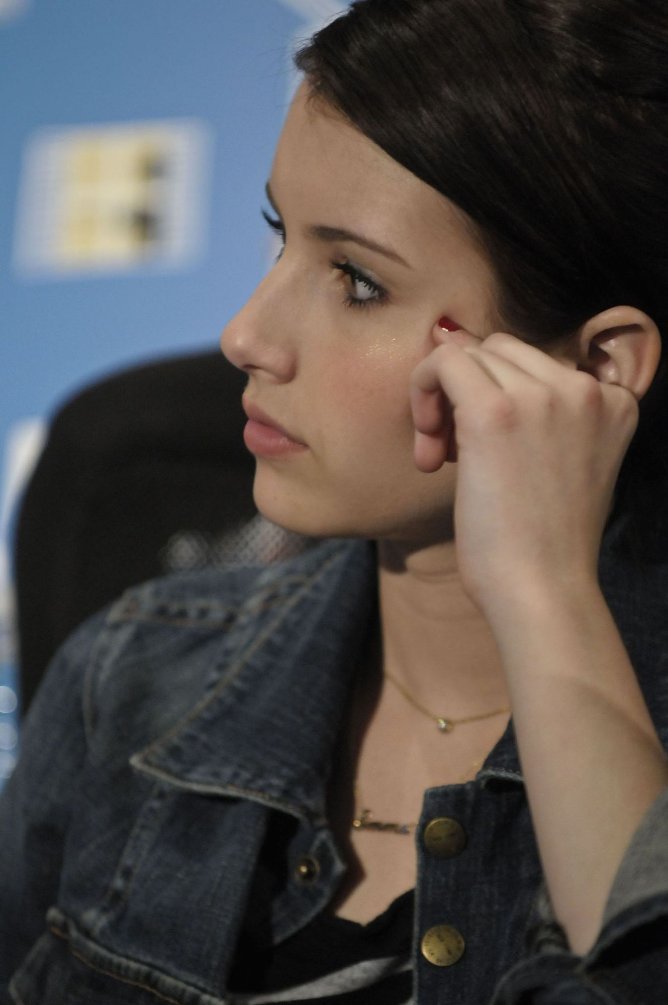 emmarobertsorg006.jpg emmarobertsorg006.jpg