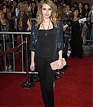 Filename=emmarobertsorg072.jpg
Filesize=299KiB
Dimensions=1333x2000
Date added=Jul 31, 2021 emmarobertsorg072.jpg