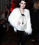 Filename=emmarobertsorg016.jpg
Filesize=113KiB
Dimensions=999x1500
Date added=Aug 02, 2021 emmarobertsorg016.jpg