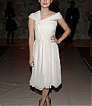 Filename=emmarobertsorg012.jpg
Filesize=151KiB
Dimensions=1315x2000
Date added=Dec 13, 2015 emmarobertsorg012.jpg