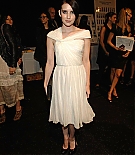 Filename=emmarobertsorg028.jpg
Filesize=237KiB
Dimensions=1468x2000
Date added=Aug 02, 2021 emmarobertsorg028.jpg