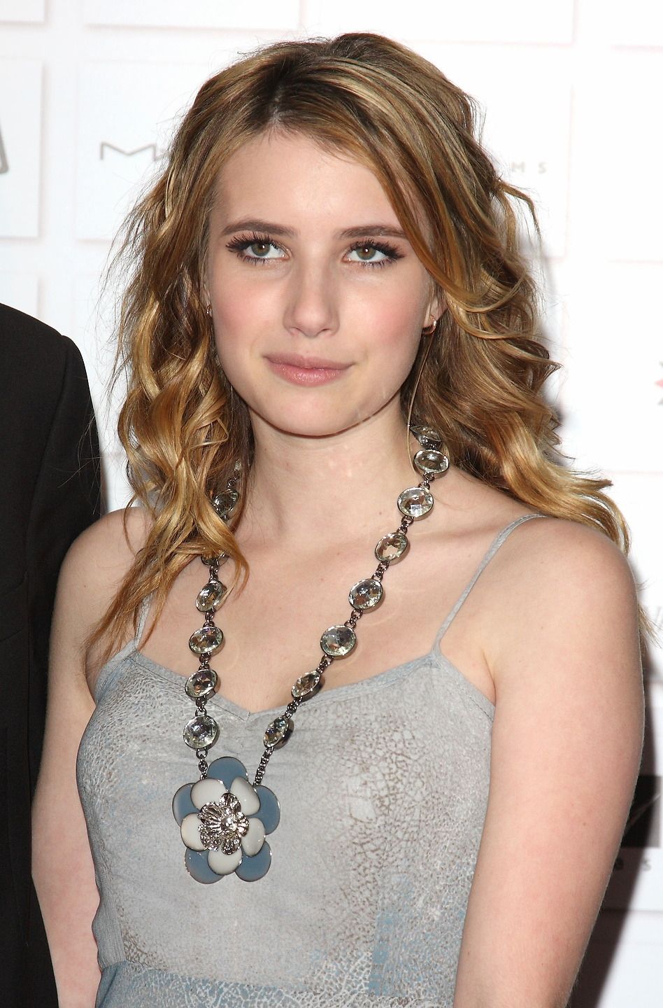 emmarobertsorg018.jpg emmarobertsorg018.jpg