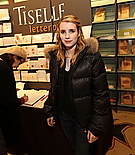 Filename=emmarobertsorg003.jpg
Filesize=240KiB
Dimensions=2000x1334
Date added=Dec 14, 2015 emmarobertsorg003.jpg