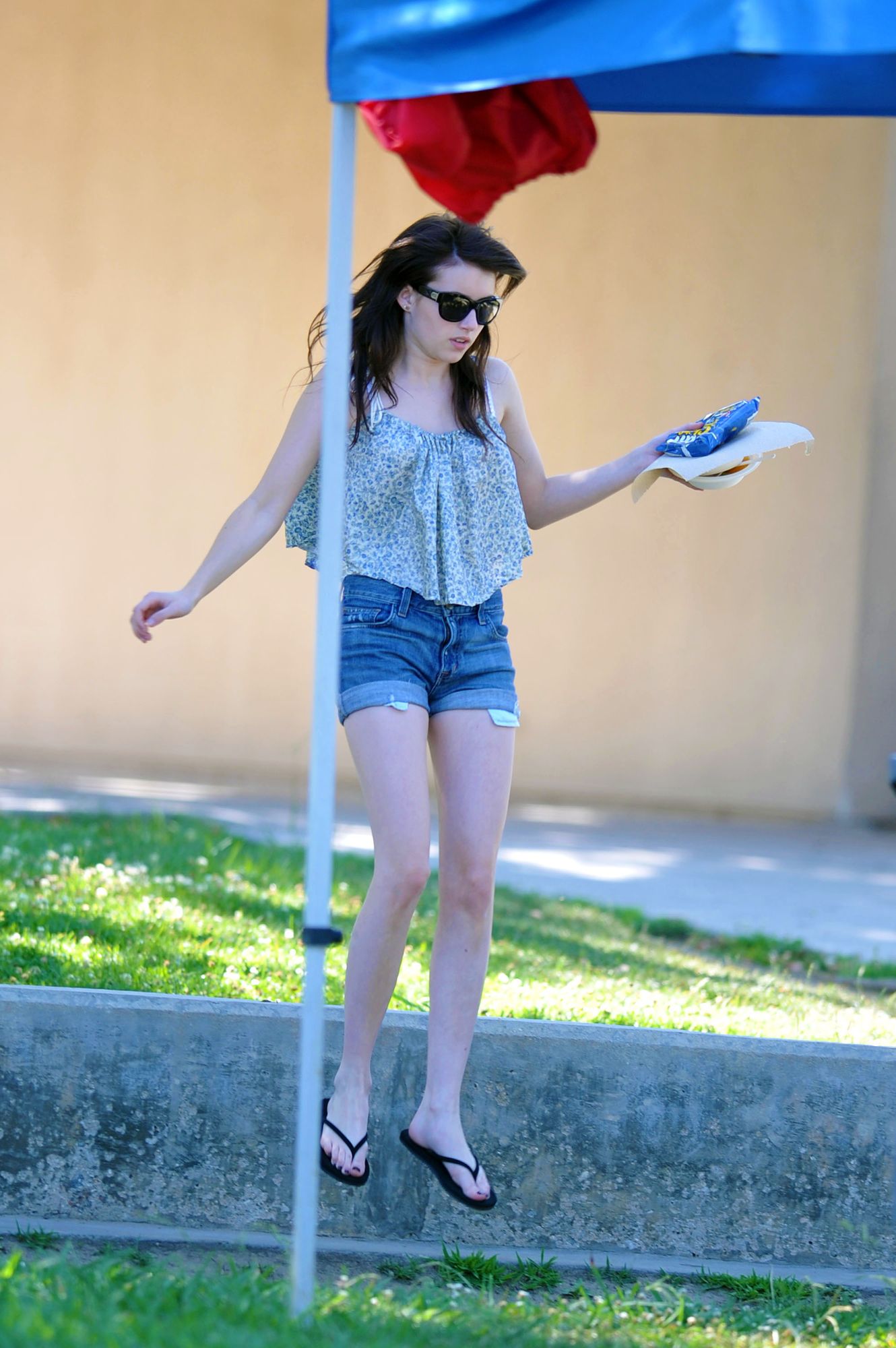 emmarobertsorg004.jpg