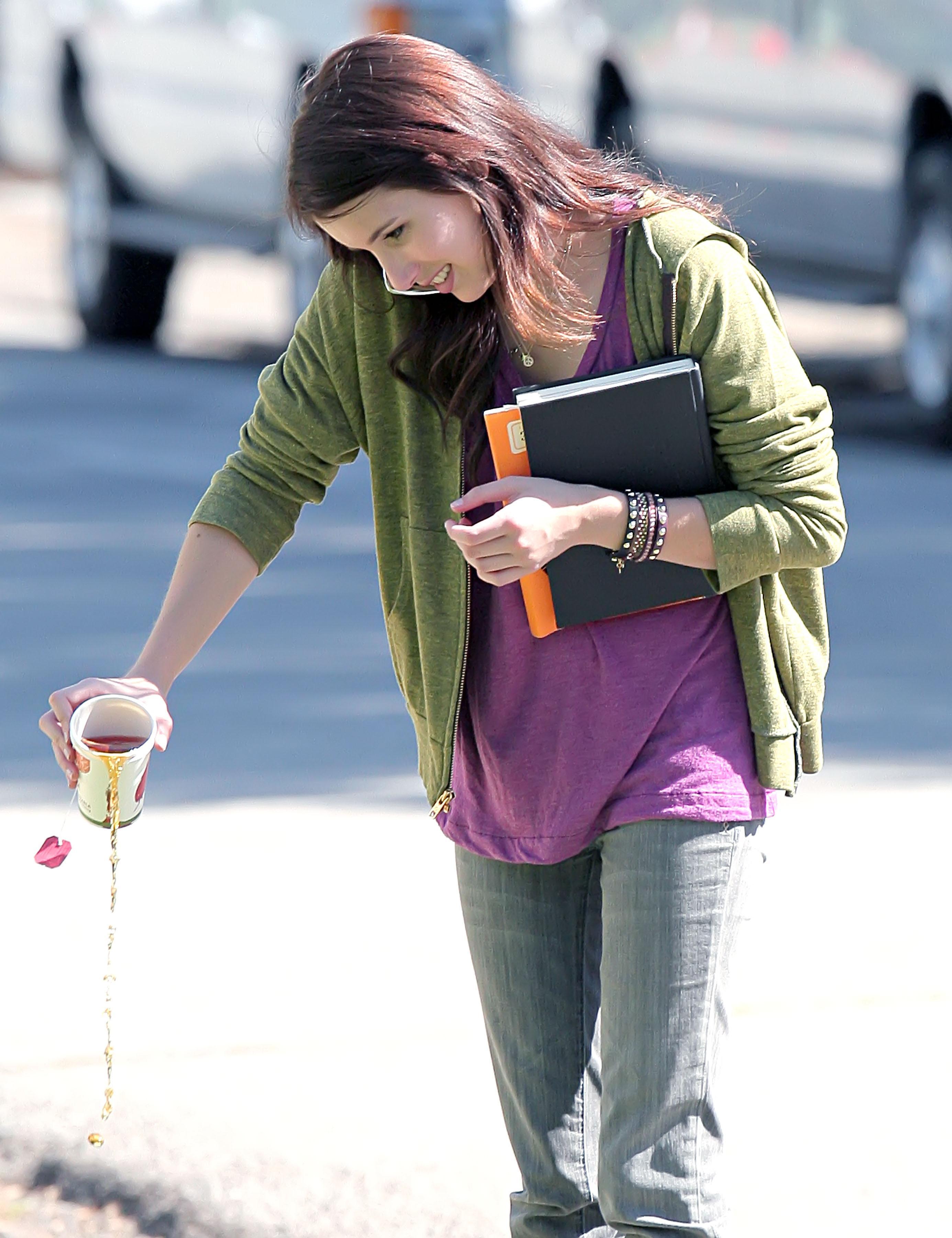 emmarobertsorg002.jpg