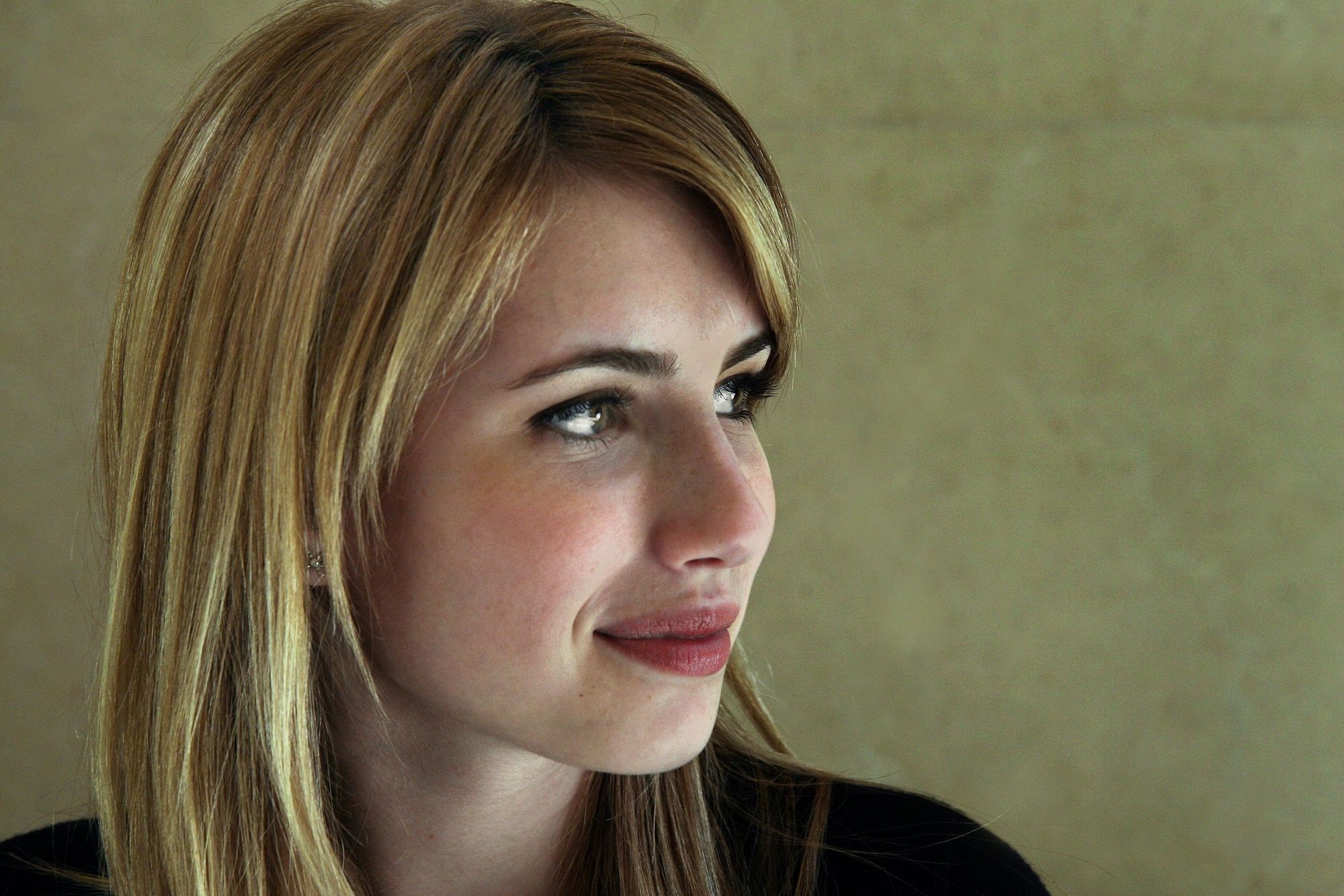 emmarobertsorg001.jpg