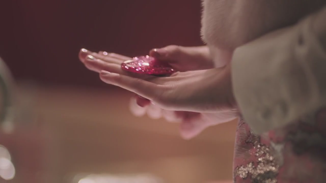 emmarobertsorg003.jpg