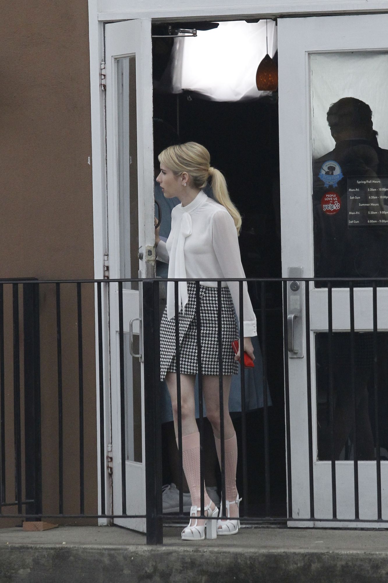emmarobertsorg002.jpg