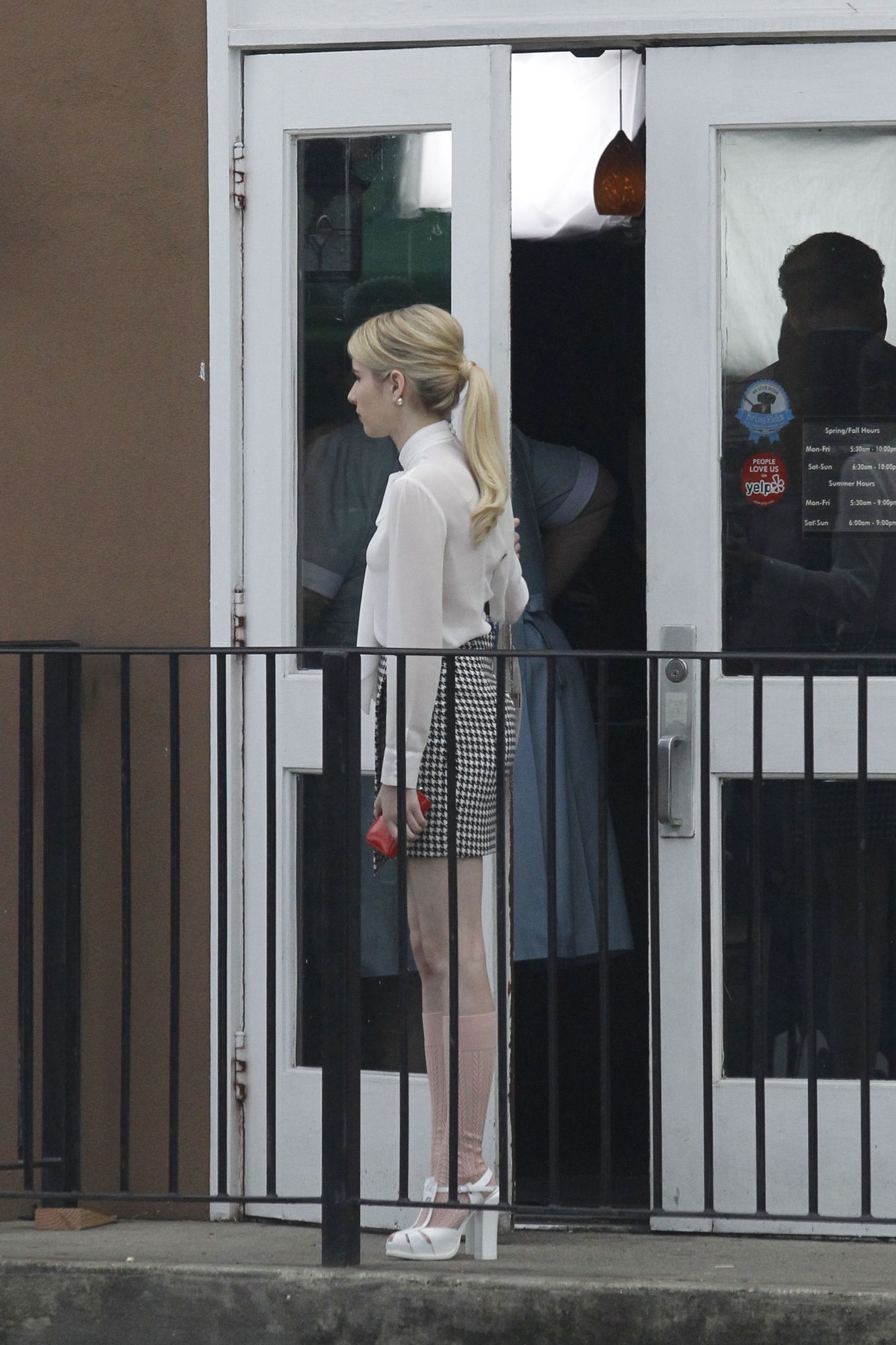 emmarobertsorg003.jpg