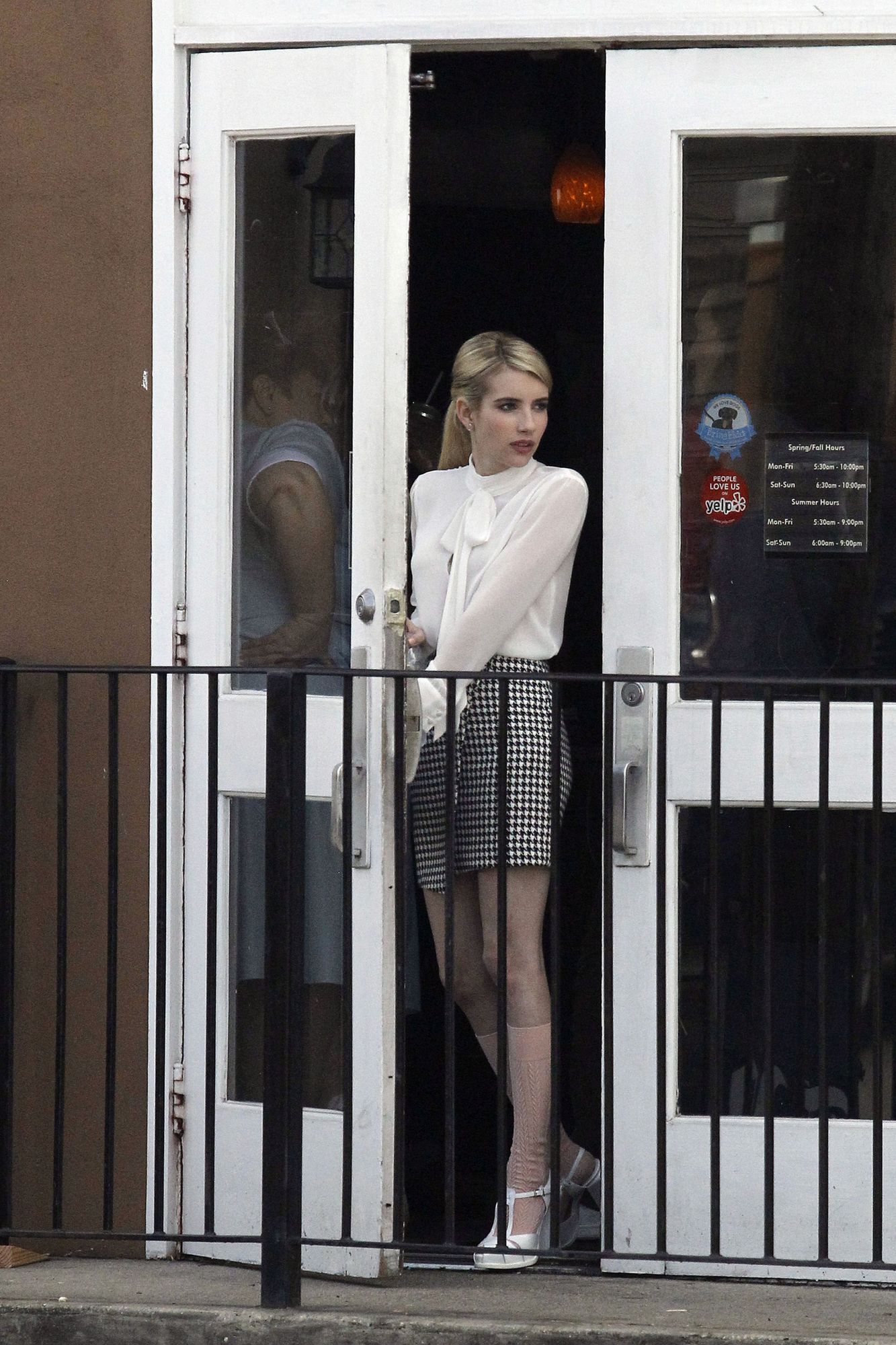emmarobertsorg010.jpg emmarobertsorg010.jpg